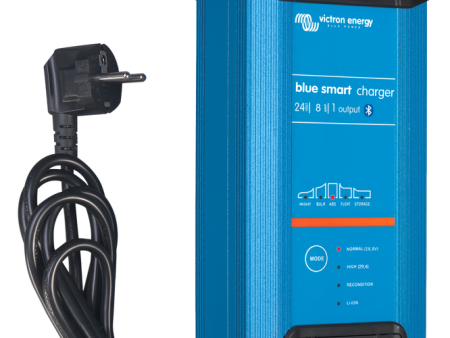 Blue Smart IP22 Charger 24/ 8 (1)